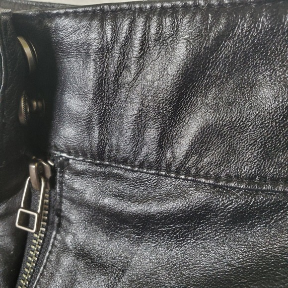 Cache Vintage 90s Y2K Women's Black Cuffed Leather Mini Shorts Size 4 - Picture 7 of 10